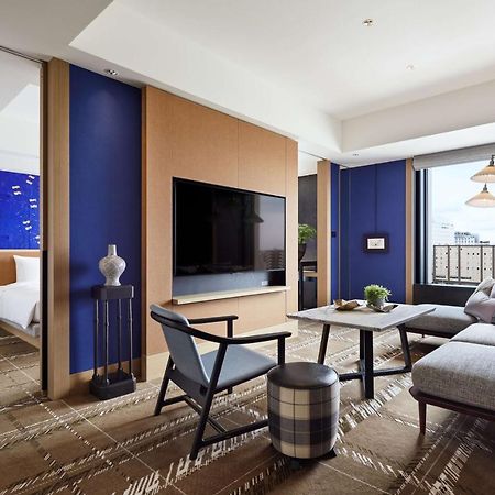 Hyatt Centric Kanazawa Buitenkant foto A suite at the hotel