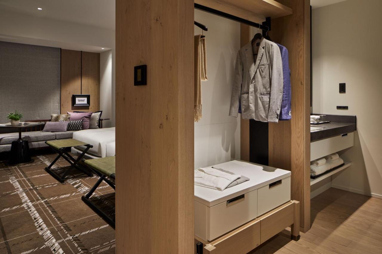 Hyatt Centric Kanazawa Buitenkant foto A guest room at the hotel