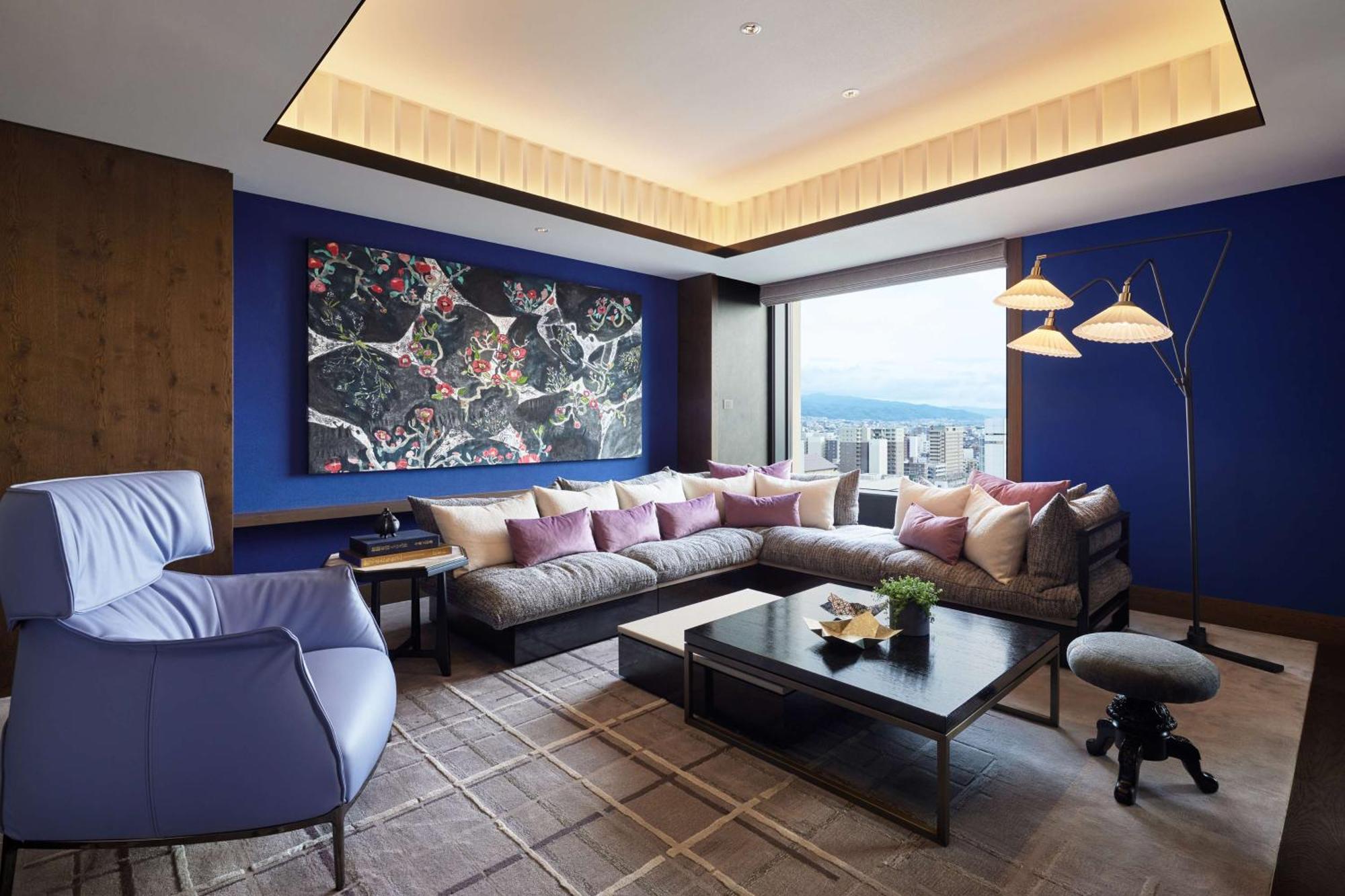 Hyatt Centric Kanazawa Buitenkant foto A living room at the Ritz-Carlton, Osaka