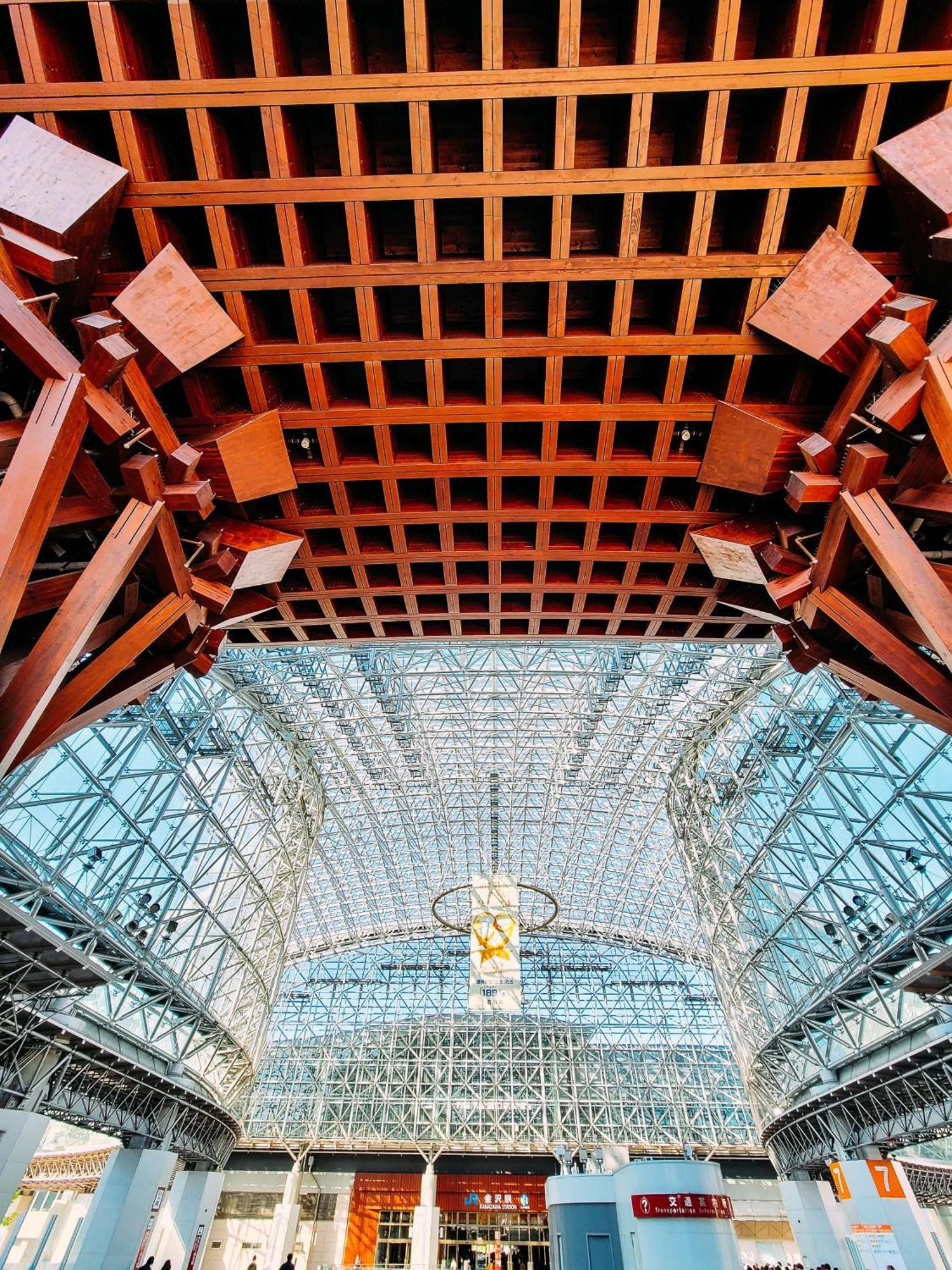 Hyatt Centric Kanazawa Buitenkant foto The ceiling of the main atrium