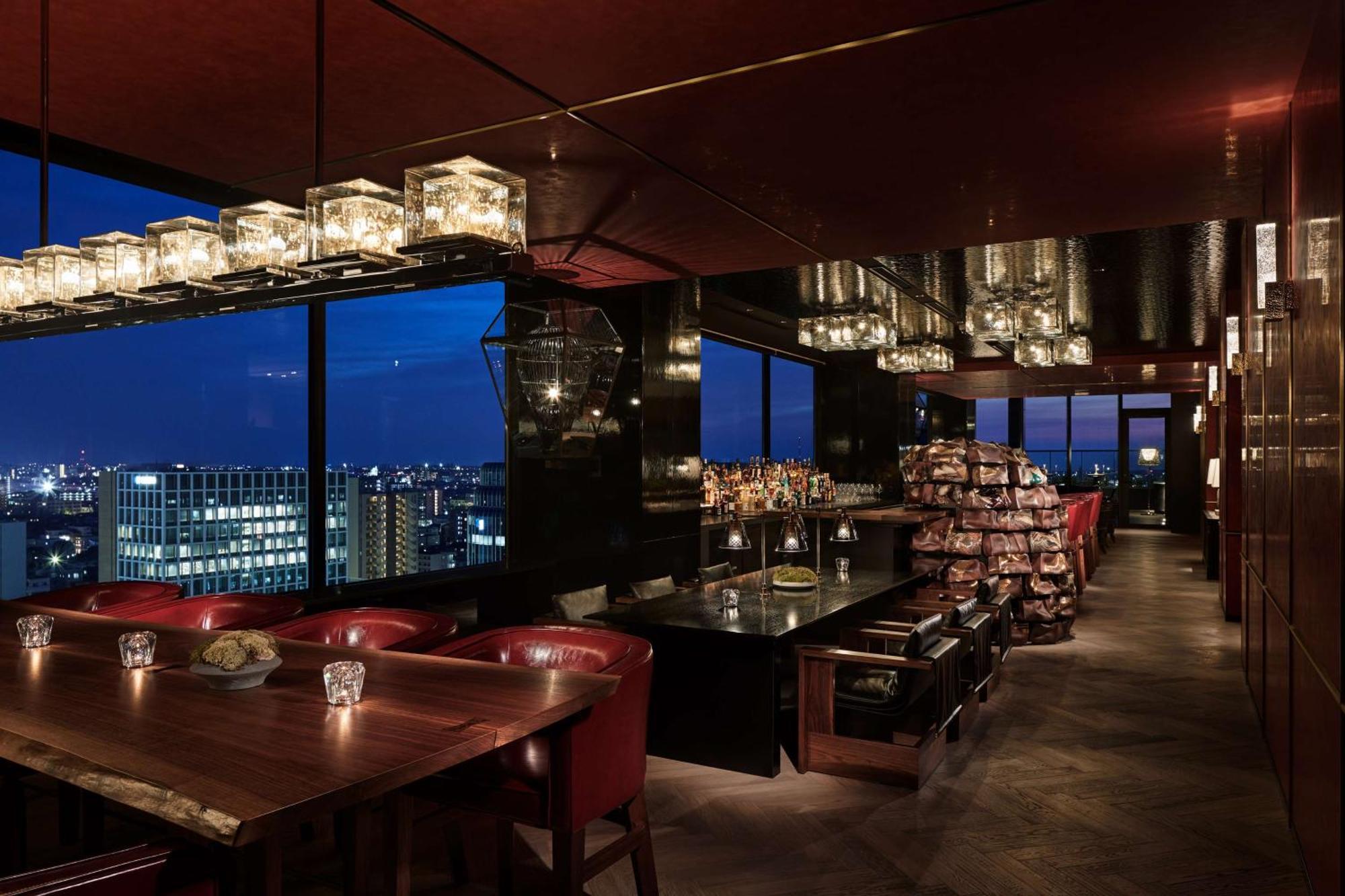 Hyatt Centric Kanazawa Buitenkant foto The bar at the top of the hotel
